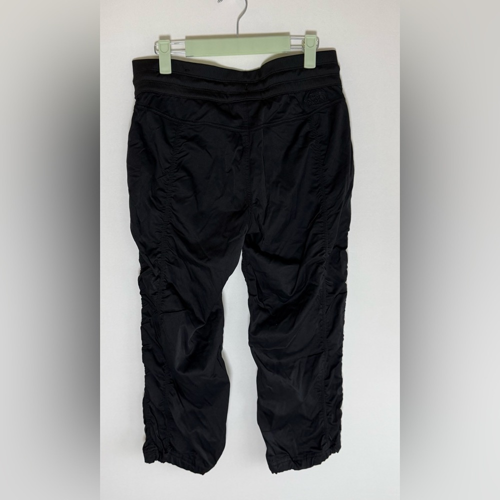 The North Face cropped pants • Women’s medium - Picture 3 of 7